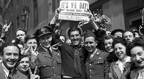 LE 8 MAI 45 HEURE PAR HEURE LE 8 MAI 45 HEURE PAR HEURE